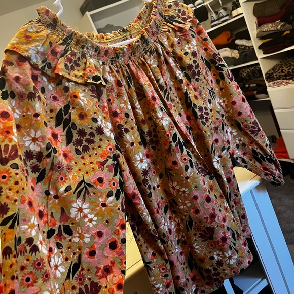 Ladies top - Picture 3 of 3